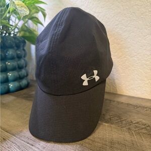 Under Armour Black Athletic Hat with Curved Brim